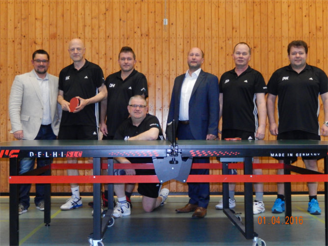 Neue Trikots für den TTC Breitenbach